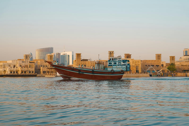 Dubai Gala Gecesi: Marina Dhow Cruise ve Global Village Festivali Turu