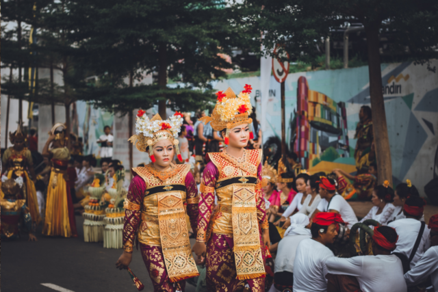 tayland-festivallerde-giyim-640x427