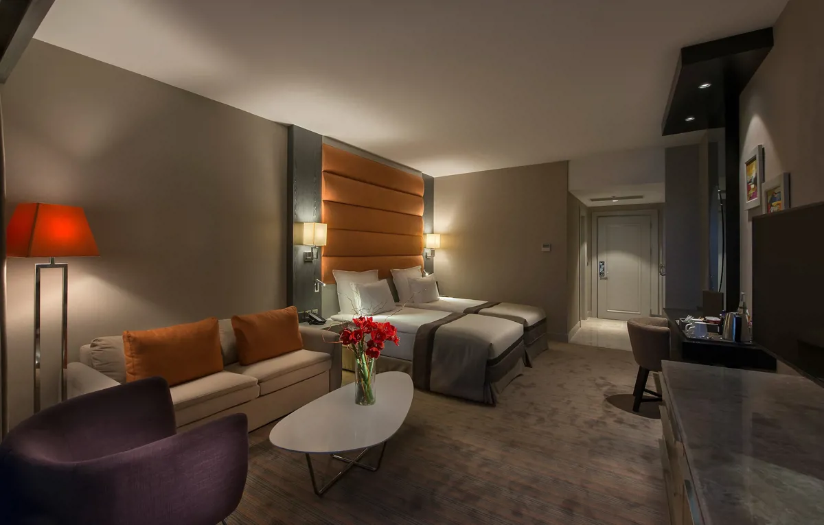 Kara Manzaralı Aile Odası