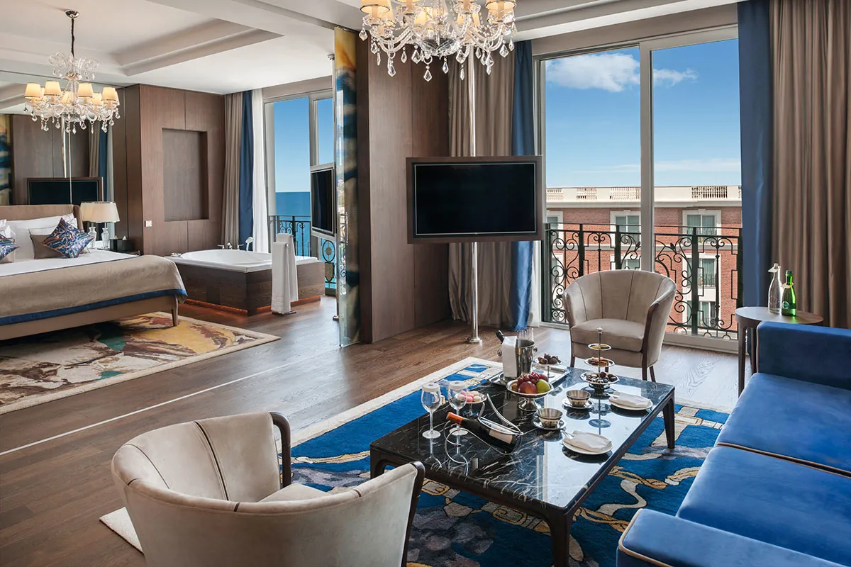 Grand Suit Deniz Manzaralı Oda