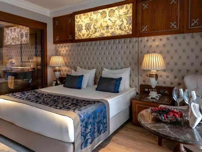 Standart Kara Manzaralı Oda