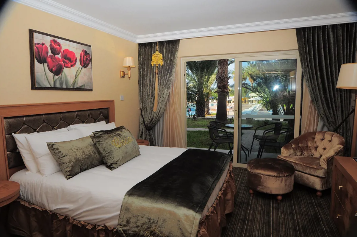 Havuz Başı Aile Odası